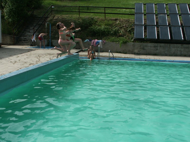 mb050726050.jpg